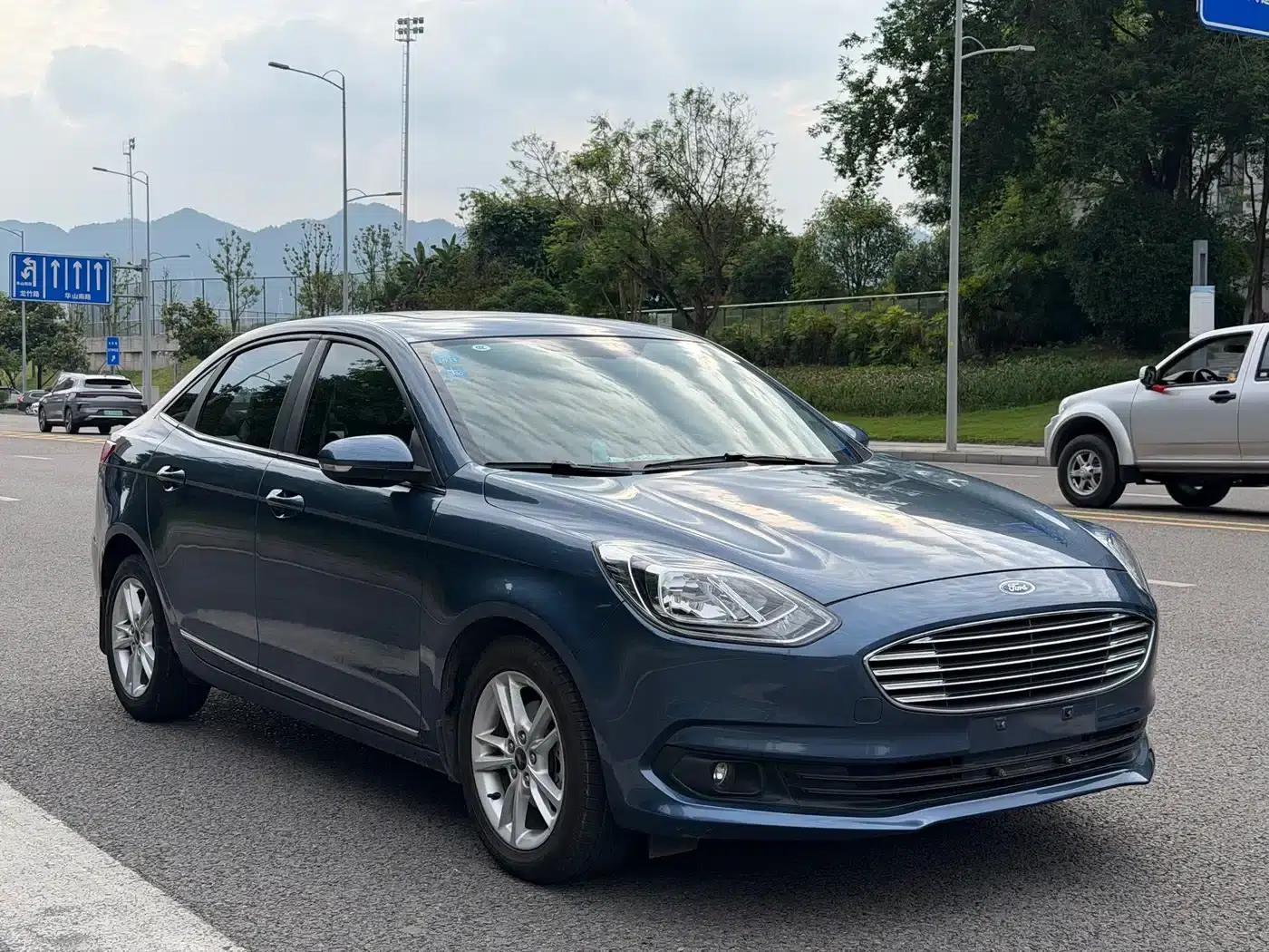 Ford Focus 2019 1.5L Automatic Enjoyment Edition — миниатюра 2