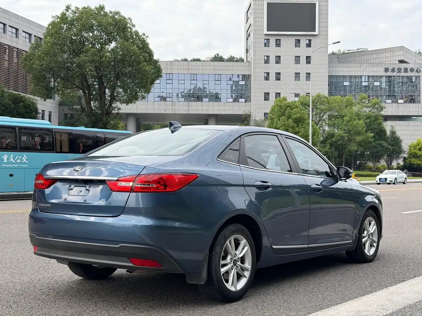 Ford Focus 2019 1.5L Automatic Enjoyment Edition — миниатюра 11