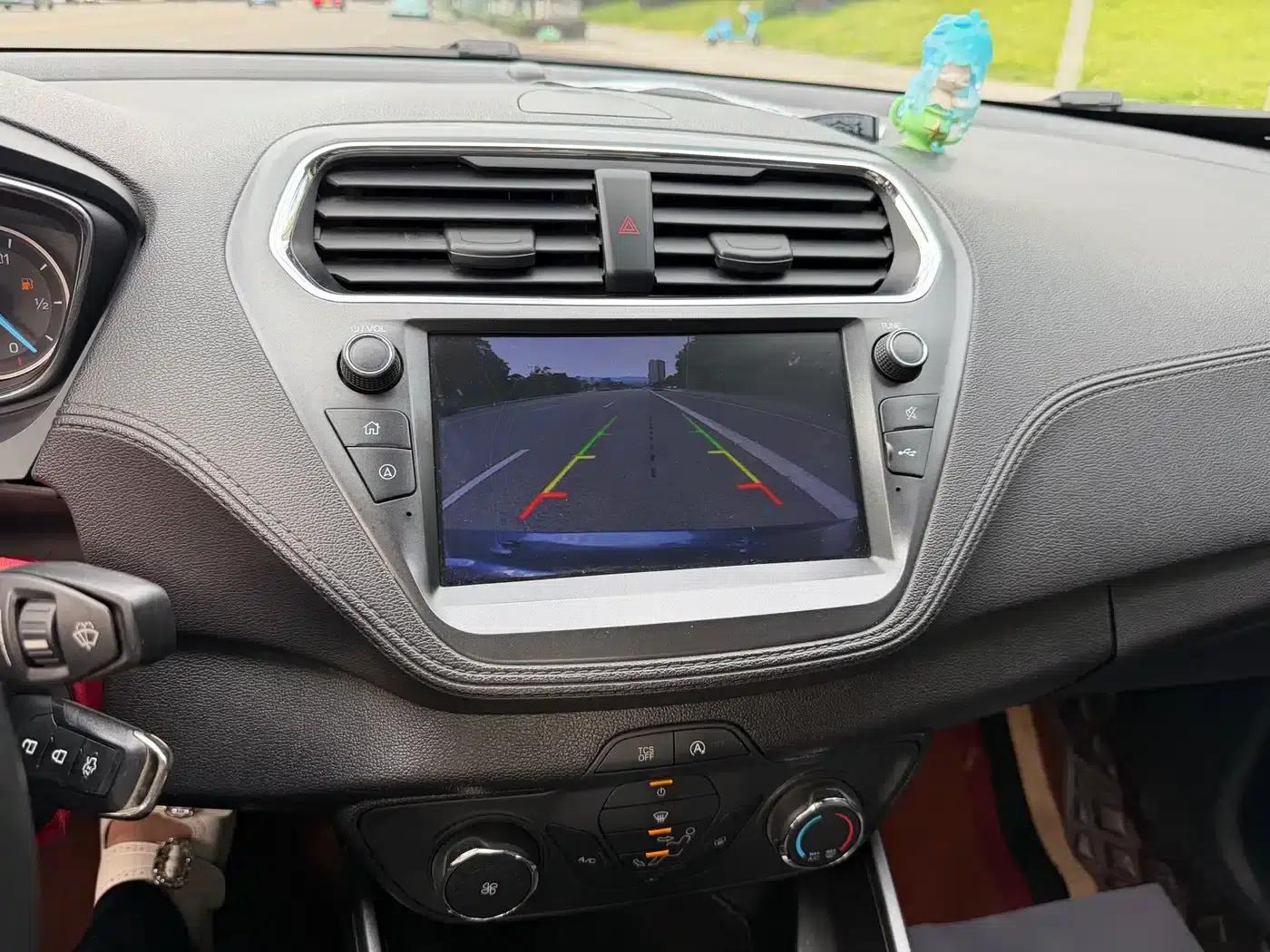 Ford Focus 2019 1.5L Automatic Enjoyment Edition — миниатюра 14