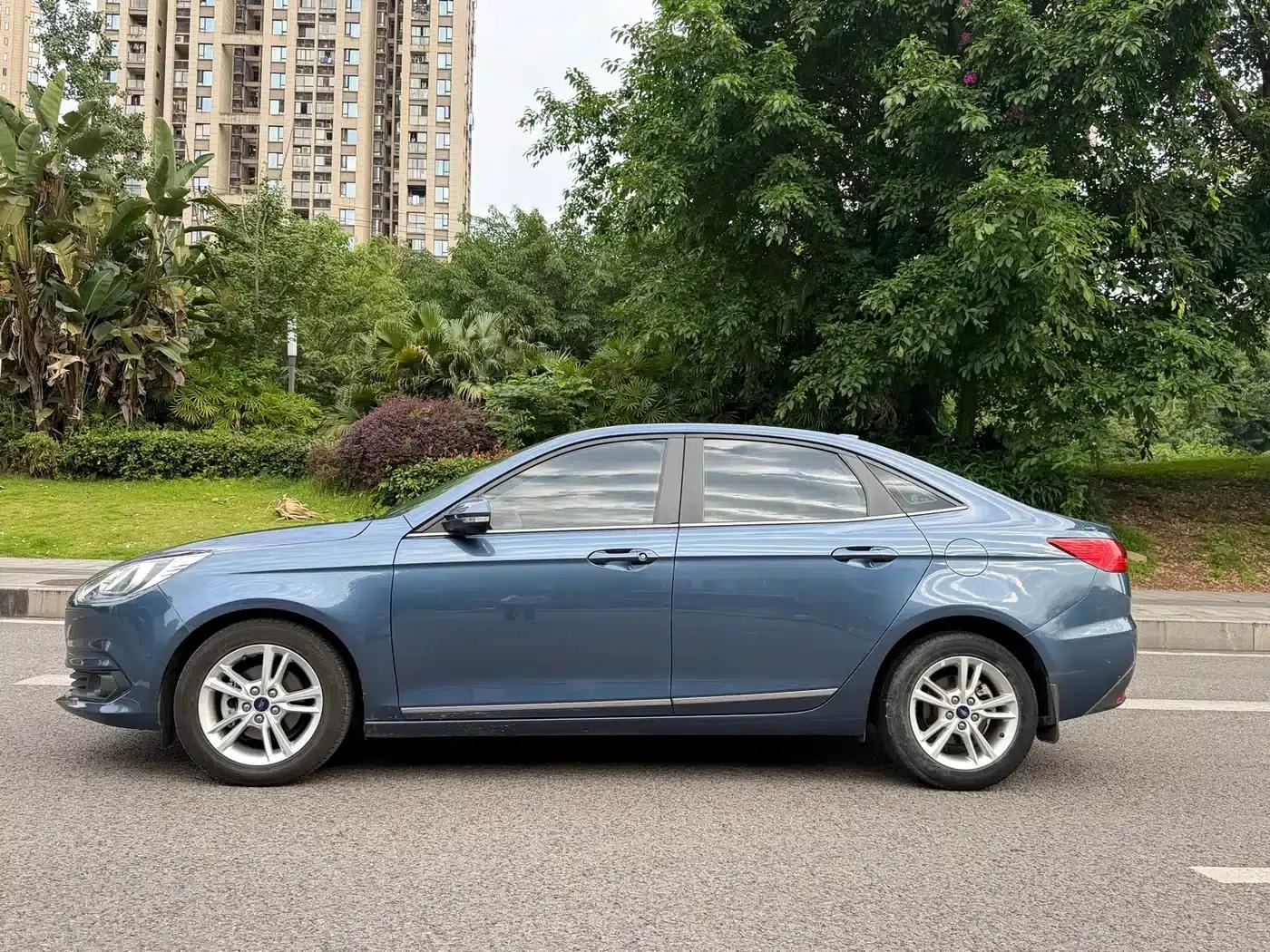 Ford Focus 2019 1.5L Automatic Enjoyment Edition — миниатюра 15