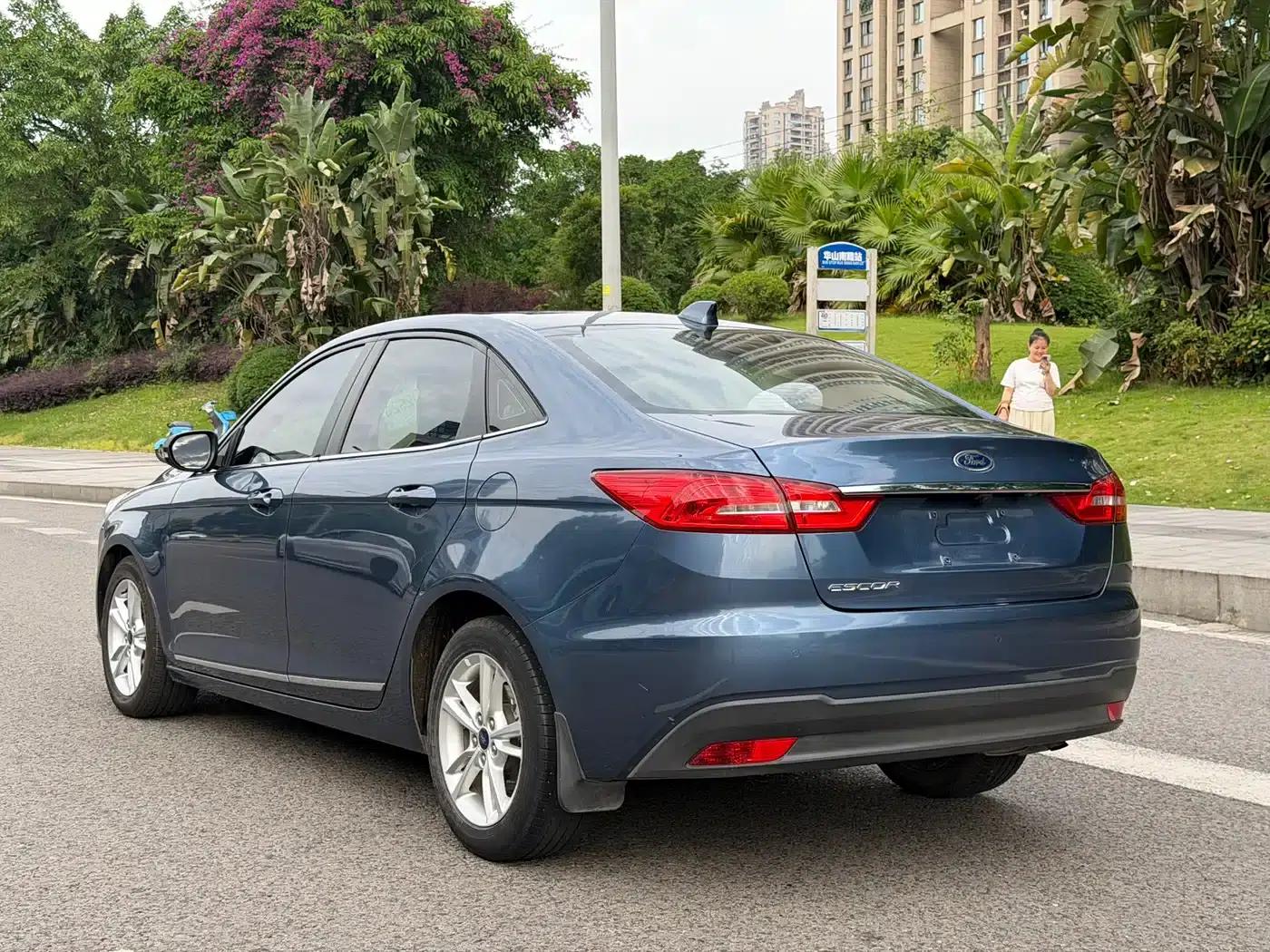 Ford Focus 2019 1.5L Automatic Enjoyment Edition — миниатюра 10