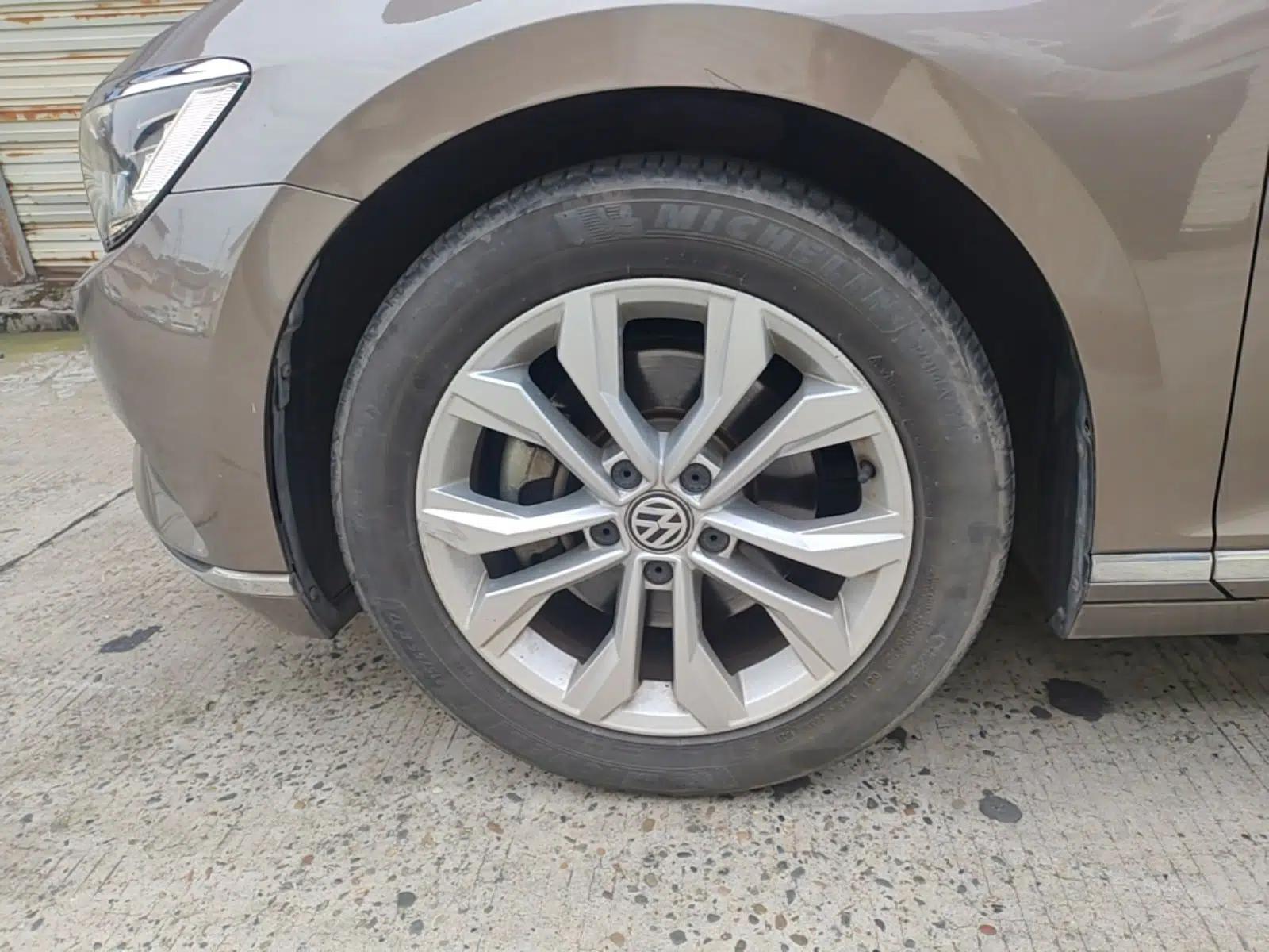 Volkswagen Magotan 2018 Facelift 330TSI DSG Luxury Model — миниатюра 10