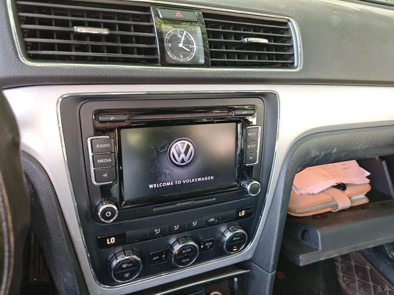 Volkswagen Passat 2011 1.8TSI Automatic Prestige Edition — миниатюра 13