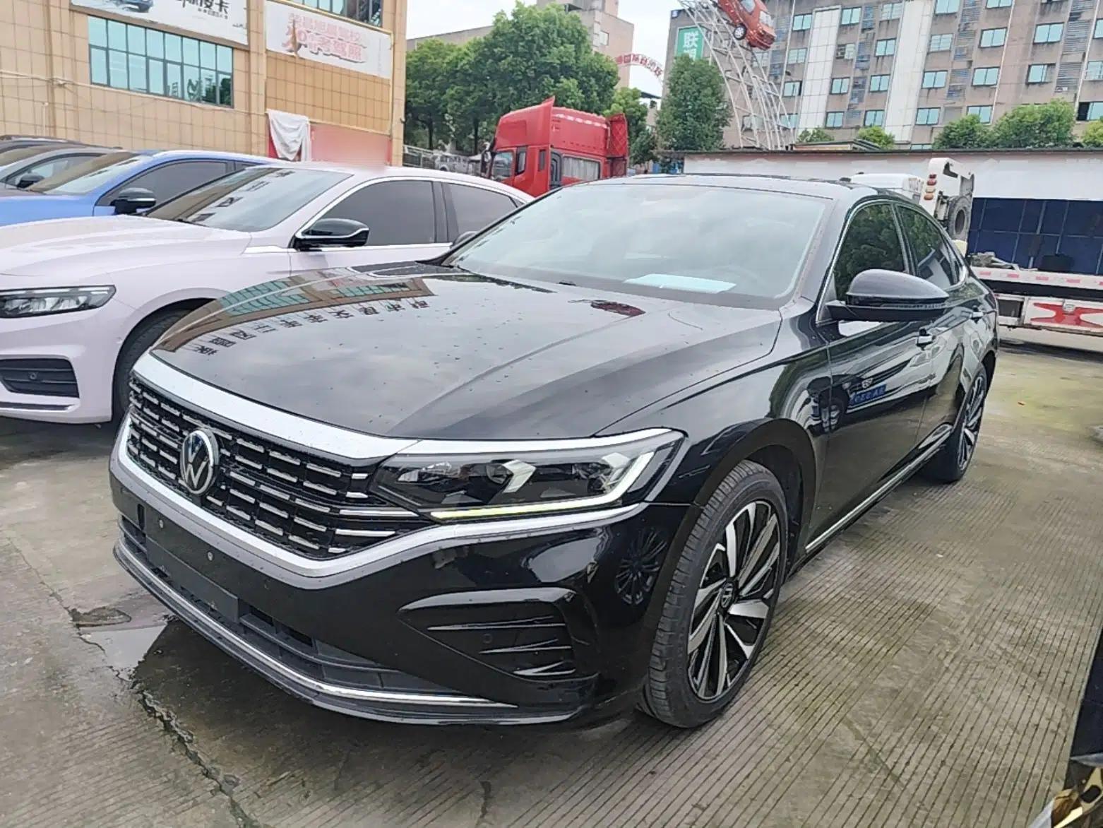 Volkswagen Passat 2022 330TSI Elite Edition Custom Version — миниатюра 1