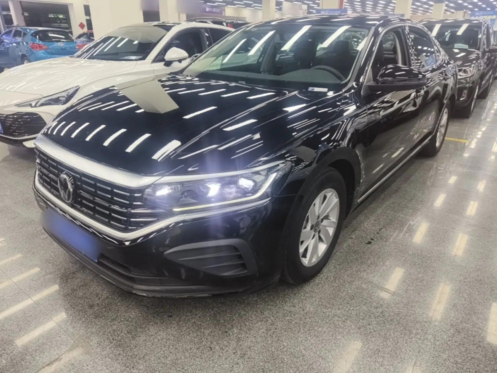 Volkswagen Passat 2025 Outstanding Model 280TSI Business Edition — миниатюра 1