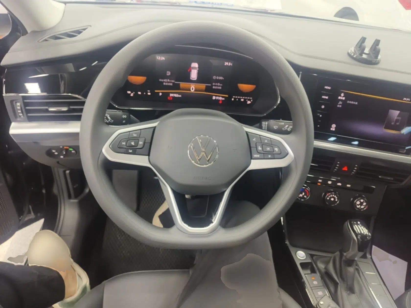 Volkswagen Passat 2025 Outstanding Model 280TSI Business Edition — миниатюра 13