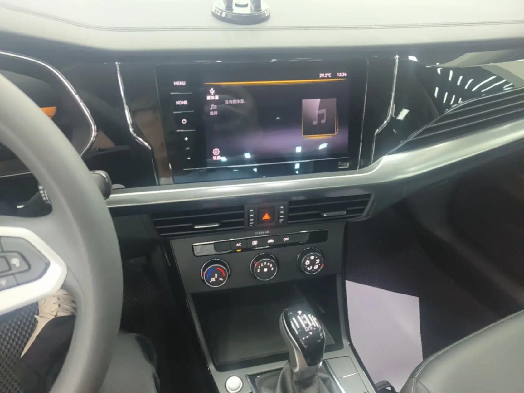Volkswagen Passat 2025 Outstanding Model 280TSI Business Edition — миниатюра 15
