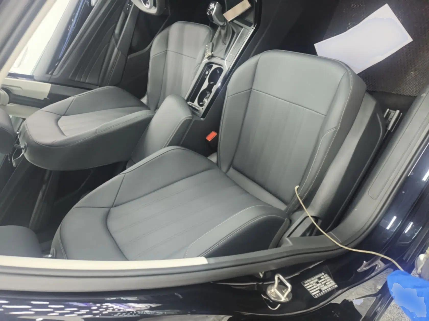Volkswagen Passat 2025 Outstanding Model 280TSI Business Edition — миниатюра 19