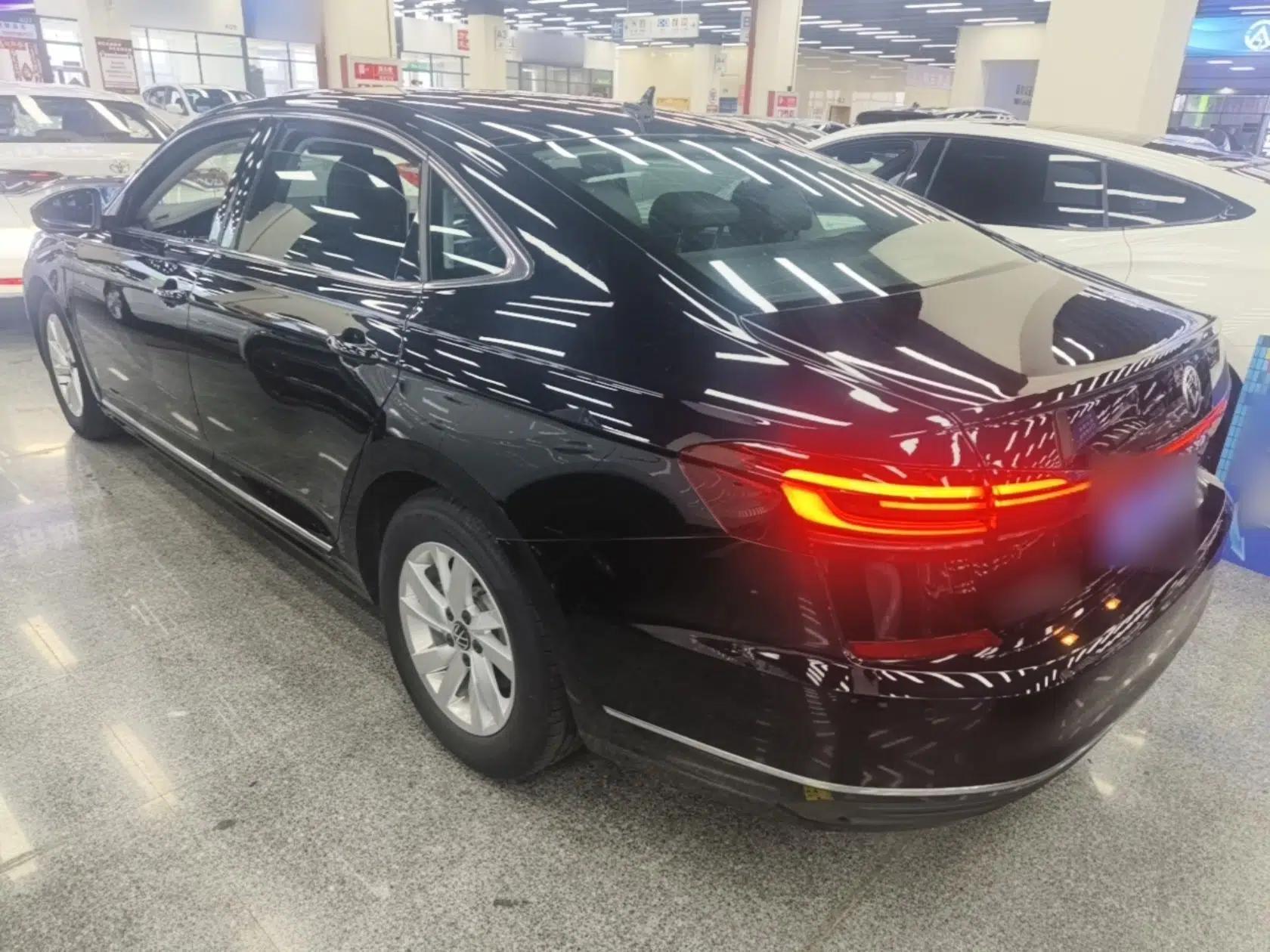 Volkswagen Passat 2025 Outstanding Model 280TSI Business Edition — миниатюра 4