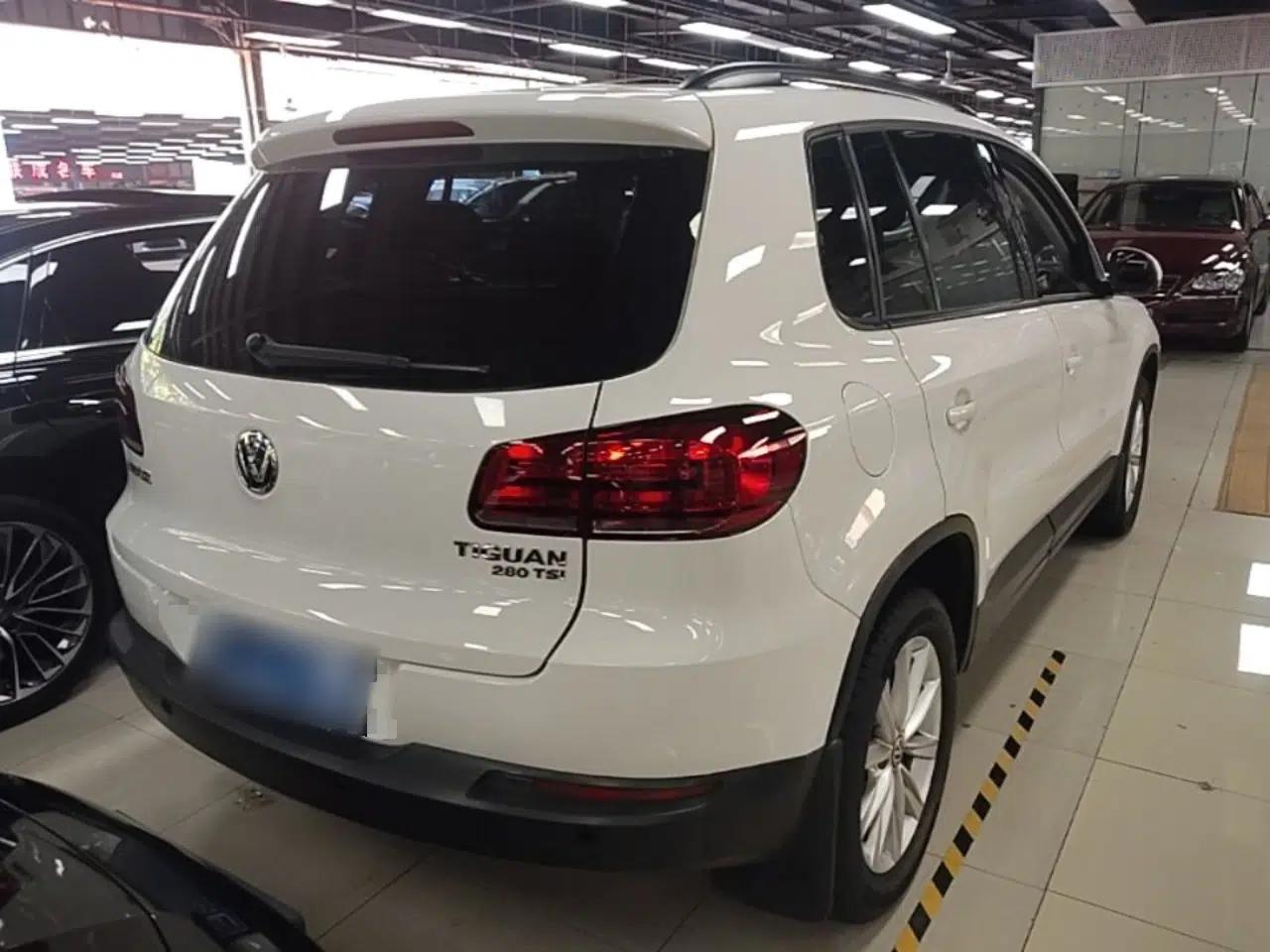 Volkswagen Tiguan 2016 280TSI Automatic Two-Wheel Drive Silk Road Comfort Edition — миниатюра 6