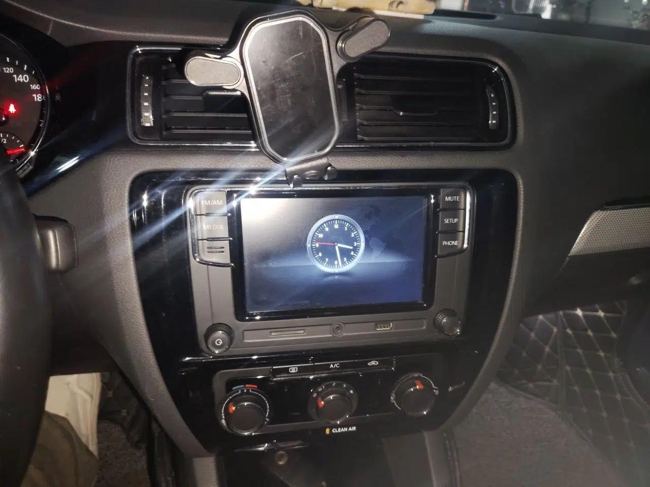 Volkswagen Sagitar 2017 230TSI Automatic Comfort Version — миниатюра 12