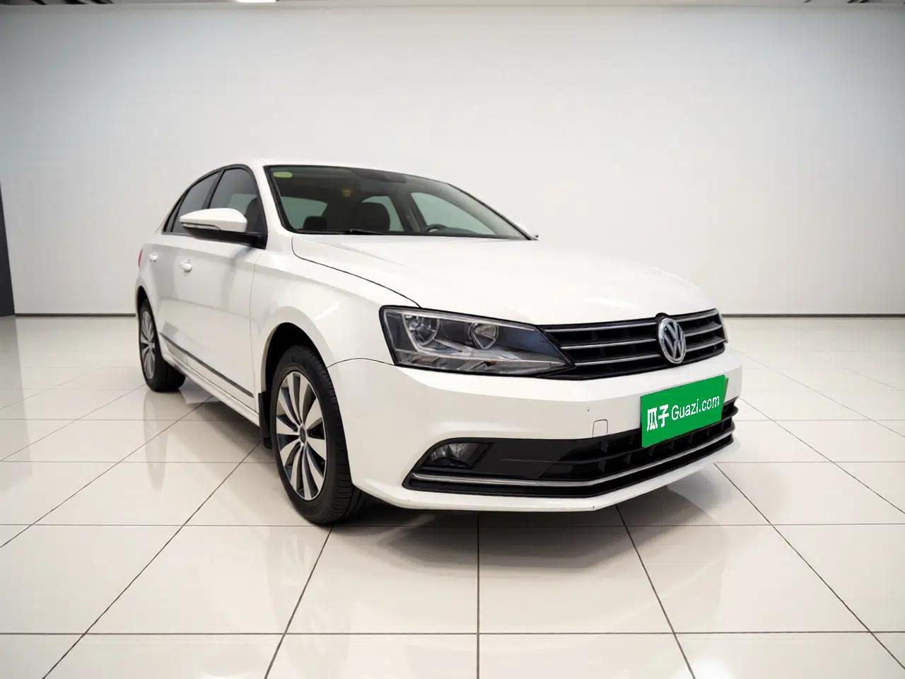 Volkswagen Sagitar 2017 230TSI Automatic Comfort Version — миниатюра 3