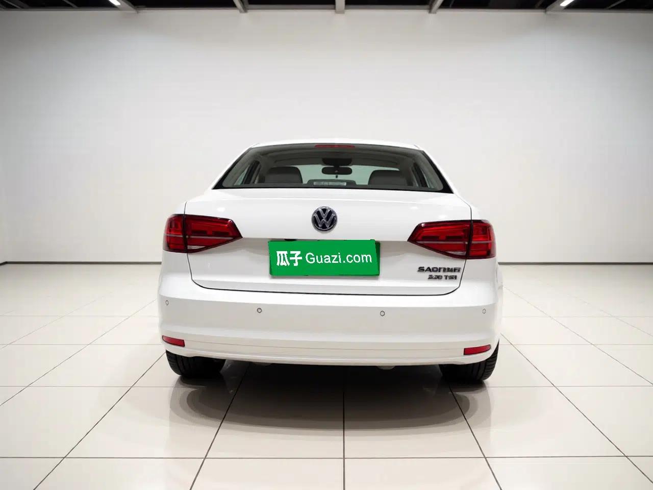 Volkswagen Sagitar 2017 230TSI Automatic Comfort Version — миниатюра 5