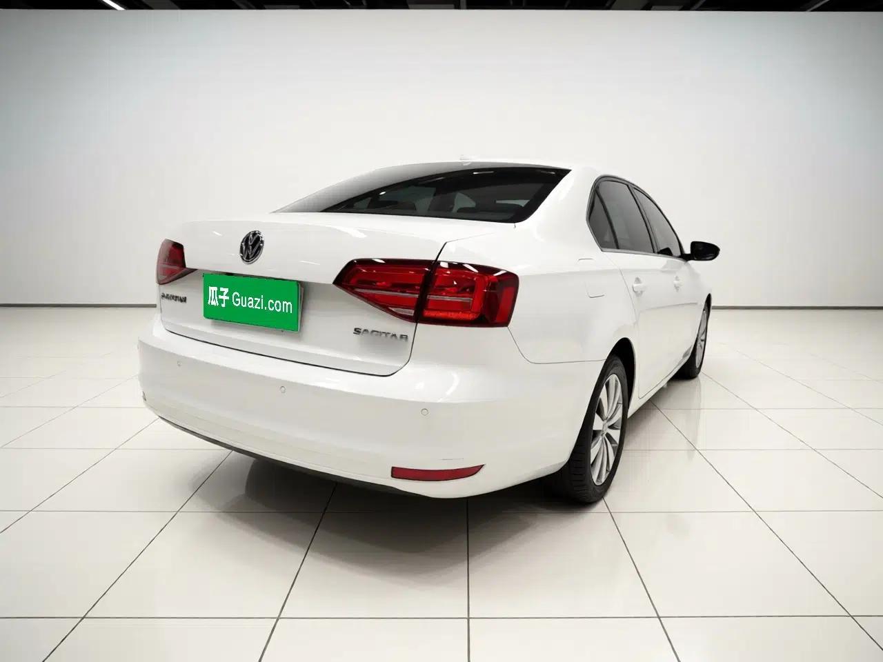 Volkswagen Sagitar 2017 230TSI Automatic Comfort Version — миниатюра 6