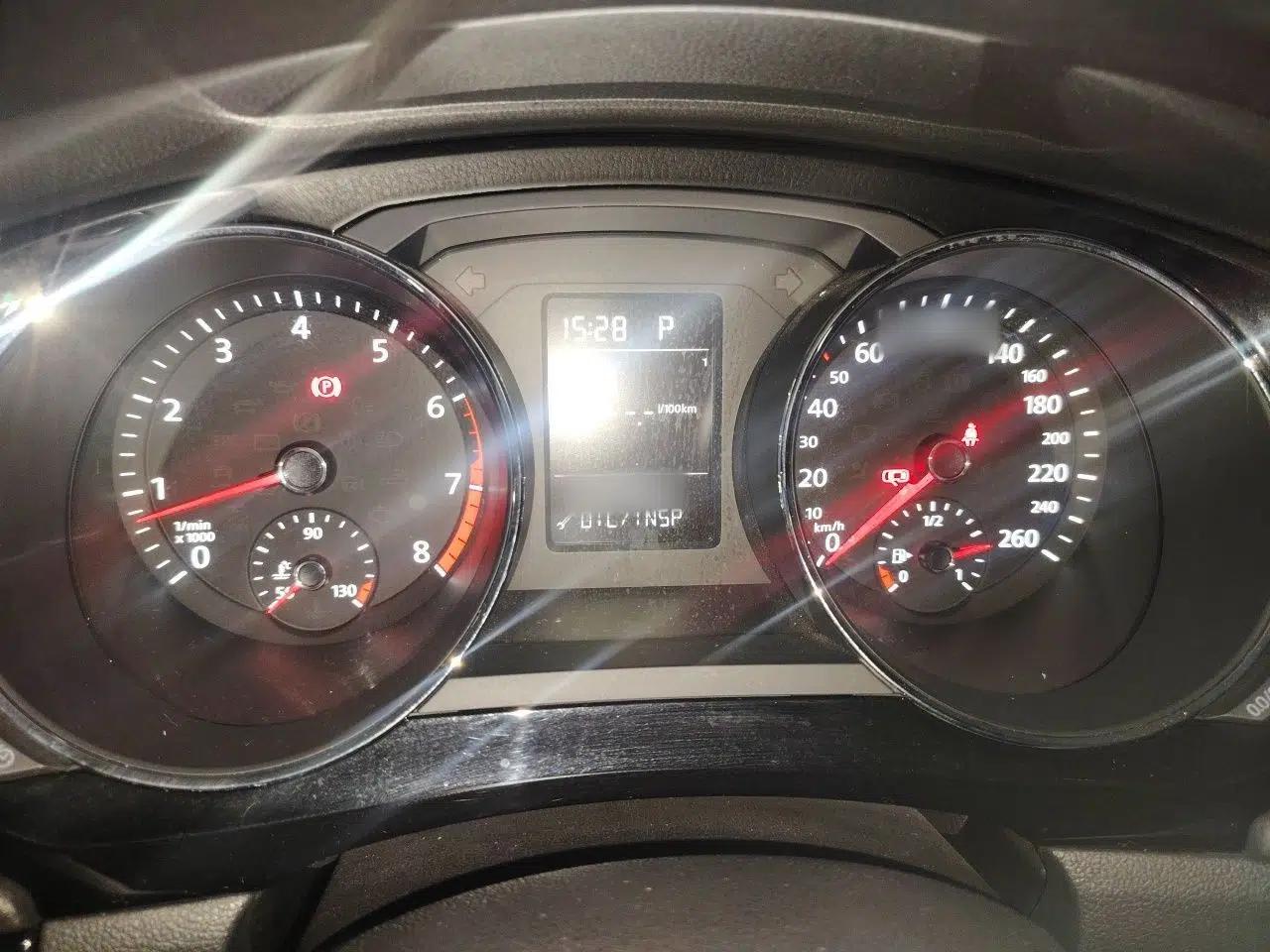 Volkswagen Sagitar 2017 230TSI Automatic Comfort Version — миниатюра 10
