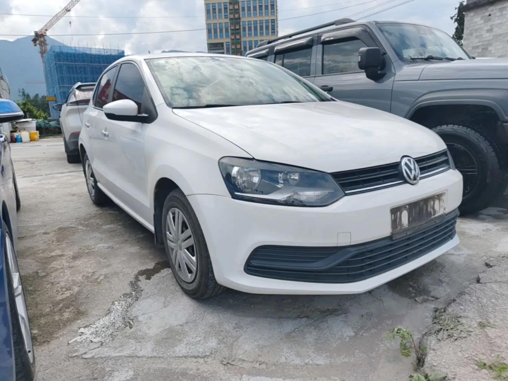Volkswagen Polo 2016 1.4L Manual Fashion Model — миниатюра 3