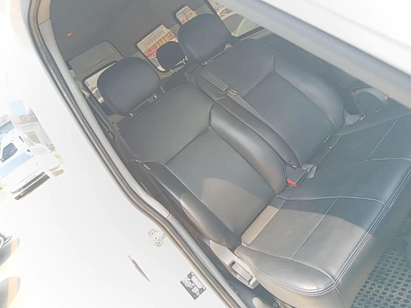 SAIC MAXUS Xintu V80 2021 2.0T Manual Classic Aoyuntong Long Wheelbase Mid-Roof 6/7/8/9-Seater — миниатюра 19
