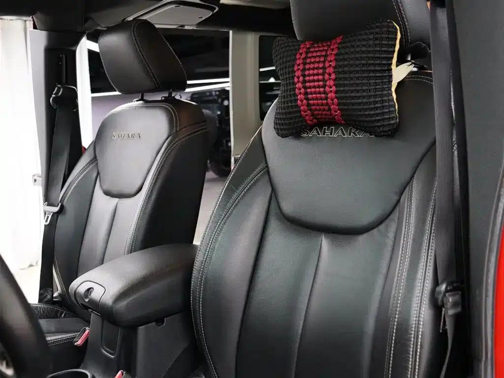 2017 Jeep Wrangler 3.0L Sahara Four-Door Comfort Edition — миниатюра 3