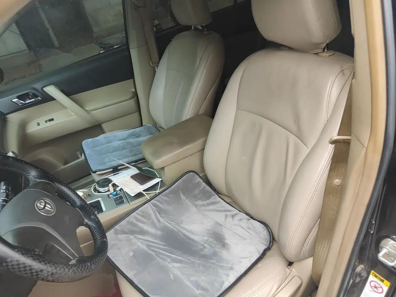 Toyota Highlander 2012 2.7L 2WD 5-Seater Elite Edition — миниатюра 15