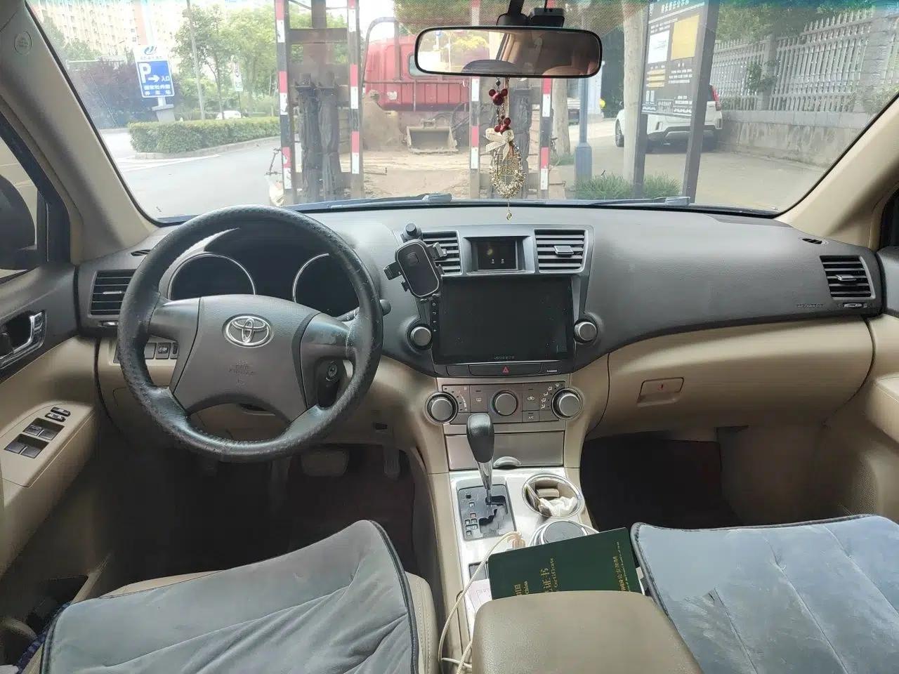 Toyota Highlander 2012 2.7L 2WD 5-Seater Elite Edition — миниатюра 9