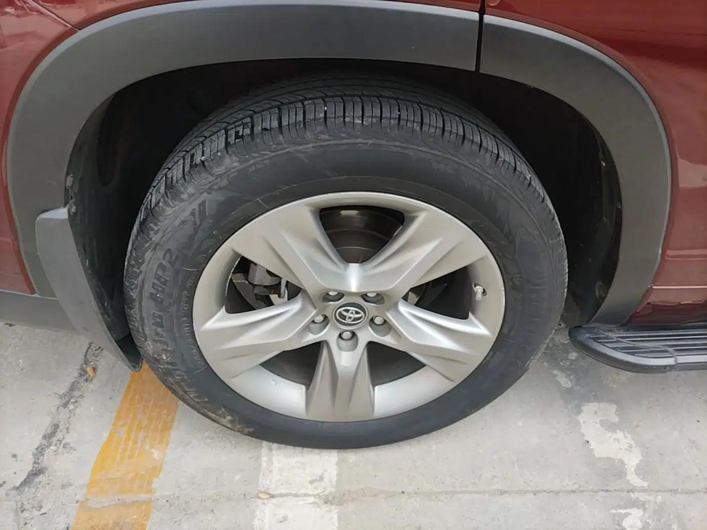 Toyota Highlander 2015 2.0T Four-Wheel Drive Luxury Edition 7-Seater — миниатюра 11