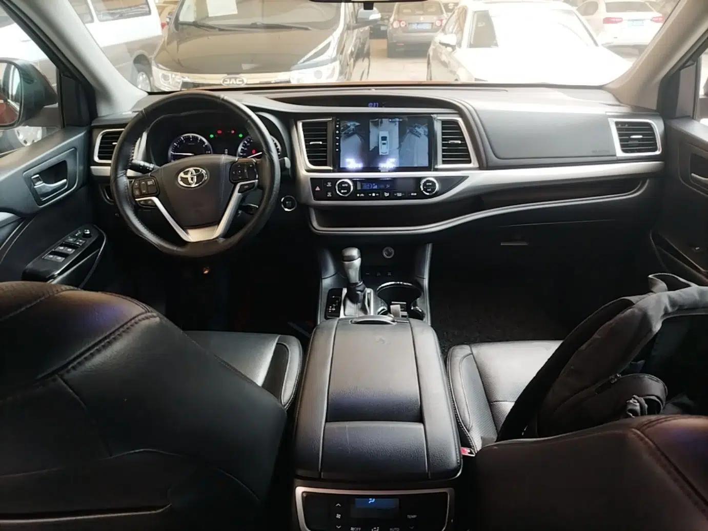 Toyota Highlander 2015 2.0T Four-Wheel Drive Luxury Edition 7-Seater — миниатюра 12
