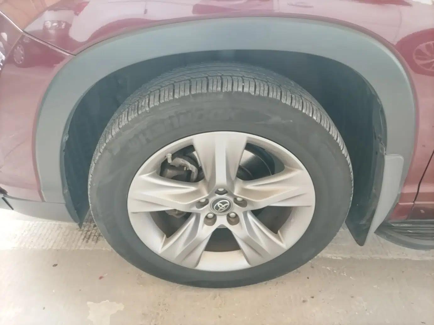 Toyota Highlander 2015 2.0T Four-Wheel Drive Luxury Edition 7-Seater — миниатюра 10