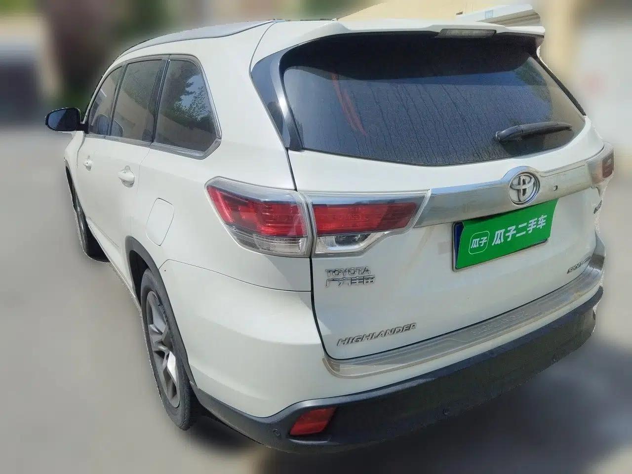 Toyota Highlander 2015 2.0T Four-Wheel Drive Luxury Edition 7-Seater — миниатюра 4