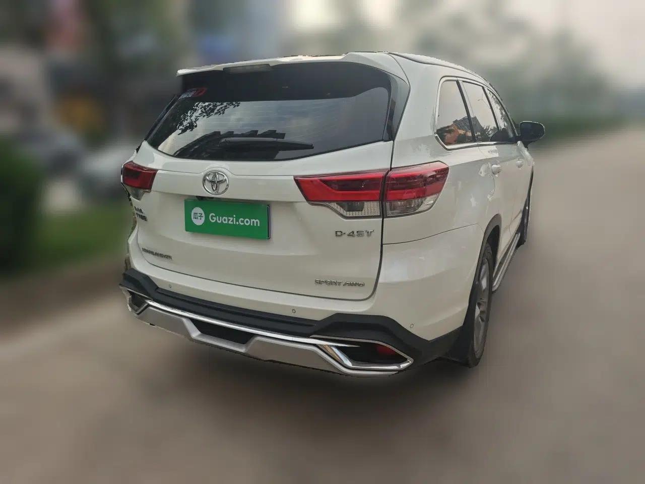 Toyota Highlander 2018 2.0T Four-Wheel Drive Luxury Edition 7 Seats China V Emission Standard — миниатюра 6