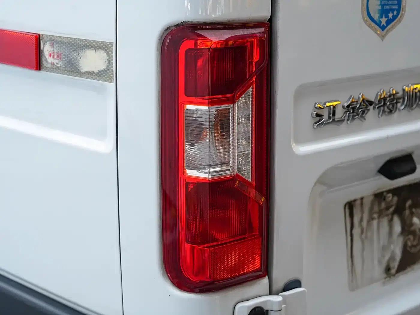 Teshun 2019 2.8T Commercial Vehicle Short Wheelbase Mid-Roof 3-Seater National VI JX493 — миниатюра 16