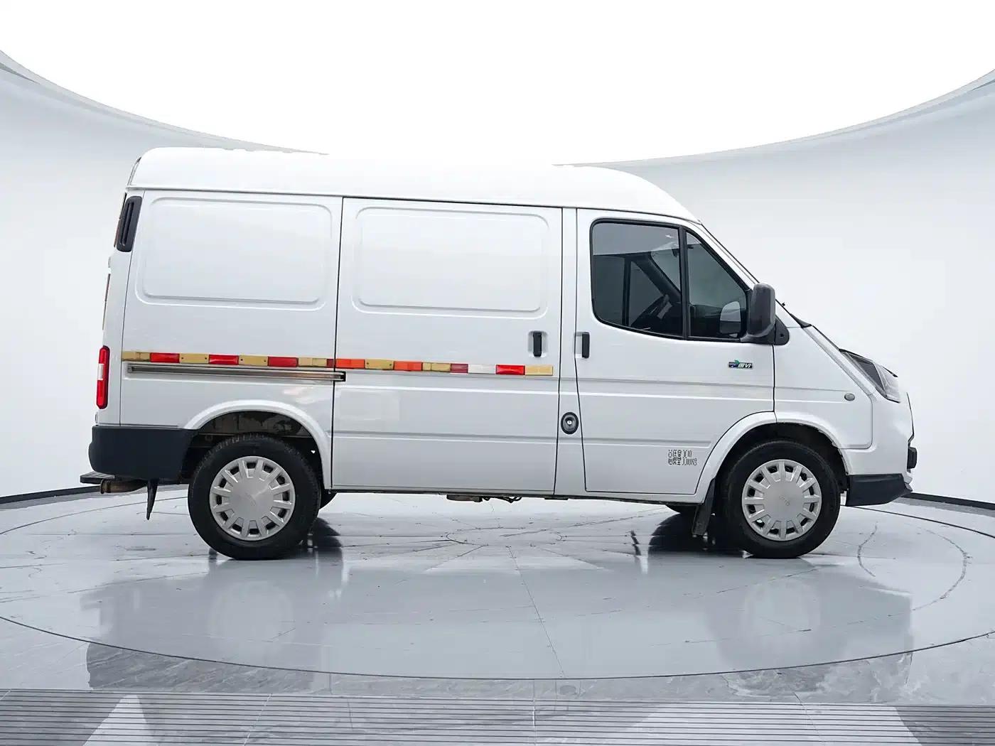 Teshun 2019 2.8T Commercial Vehicle Short Wheelbase Mid-Roof 3-Seater National VI JX493 — миниатюра 5