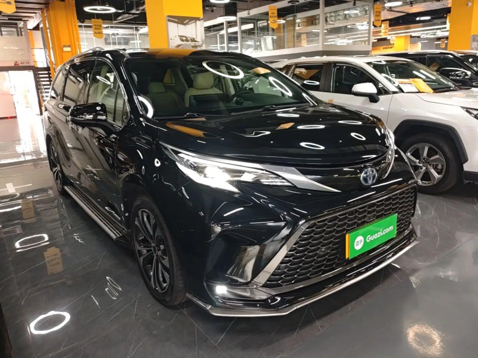 Toyota Granvia 2023 2.5L Hybrid Prestige PLUS Edition — миниатюра 3