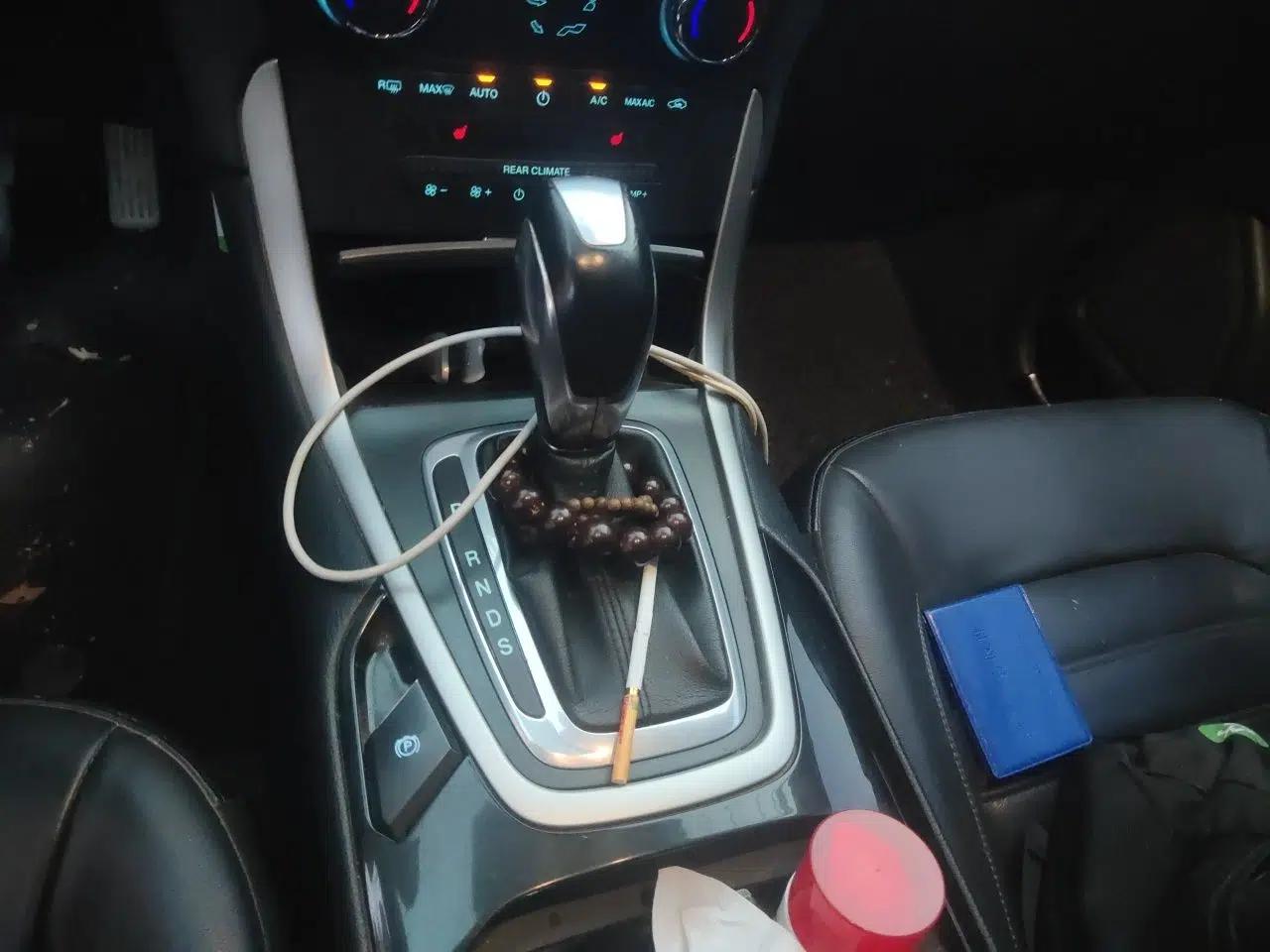 Ford Edge 2015 2.0T GTDi Two-Wheel-Drive Platinum Edition — миниатюра 14