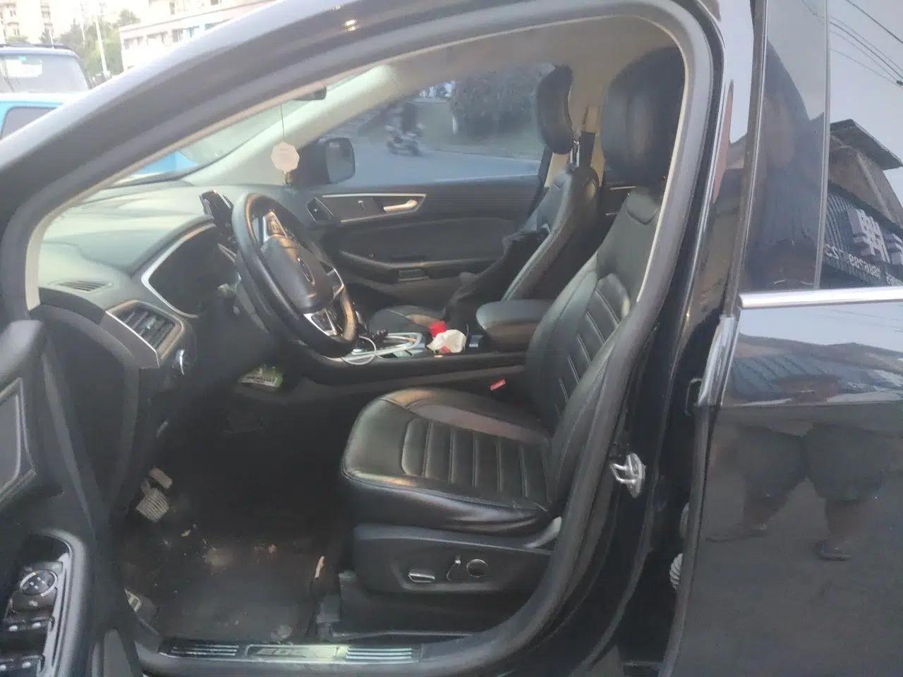 Ford Edge 2015 2.0T GTDi Two-Wheel-Drive Platinum Edition — миниатюра 15