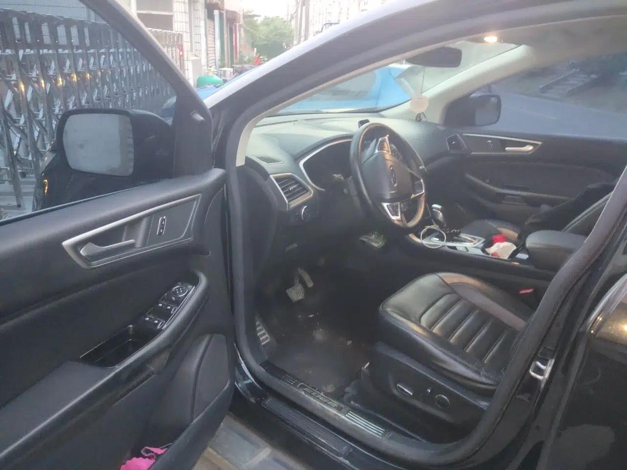 Ford Edge 2015 2.0T GTDi Two-Wheel-Drive Platinum Edition — миниатюра 16
