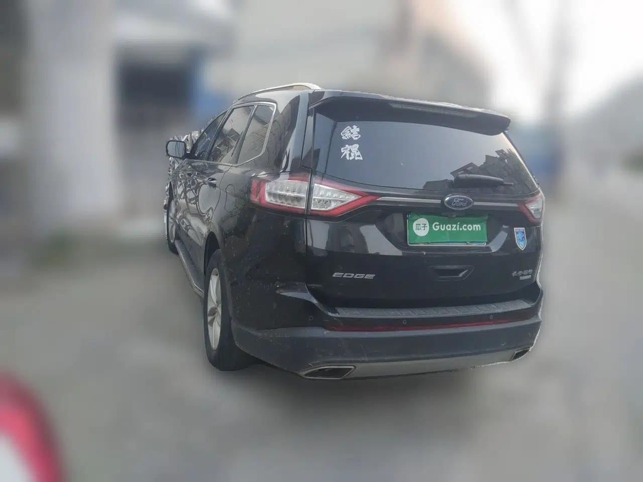Ford Edge 2015 2.0T GTDi Two-Wheel-Drive Platinum Edition — миниатюра 4