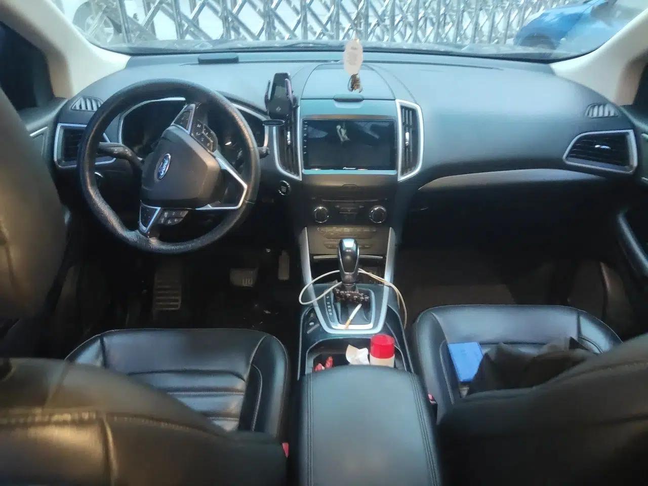 Ford Edge 2015 2.0T GTDi Two-Wheel-Drive Platinum Edition — миниатюра 9