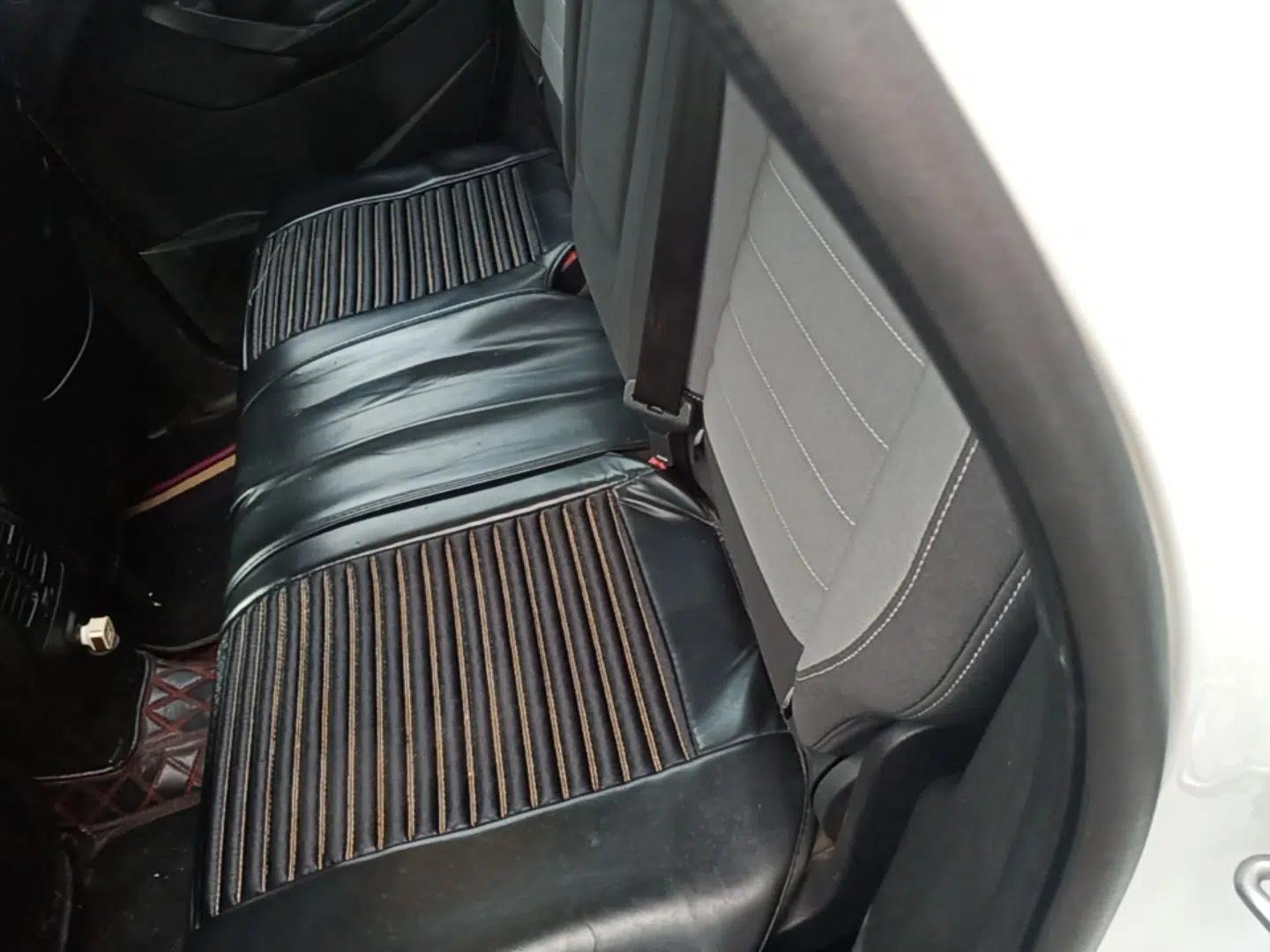 Ford Kuga 2015 1.5L GTDi Two-Wheel-Drive Comfort Model — миниатюра 20