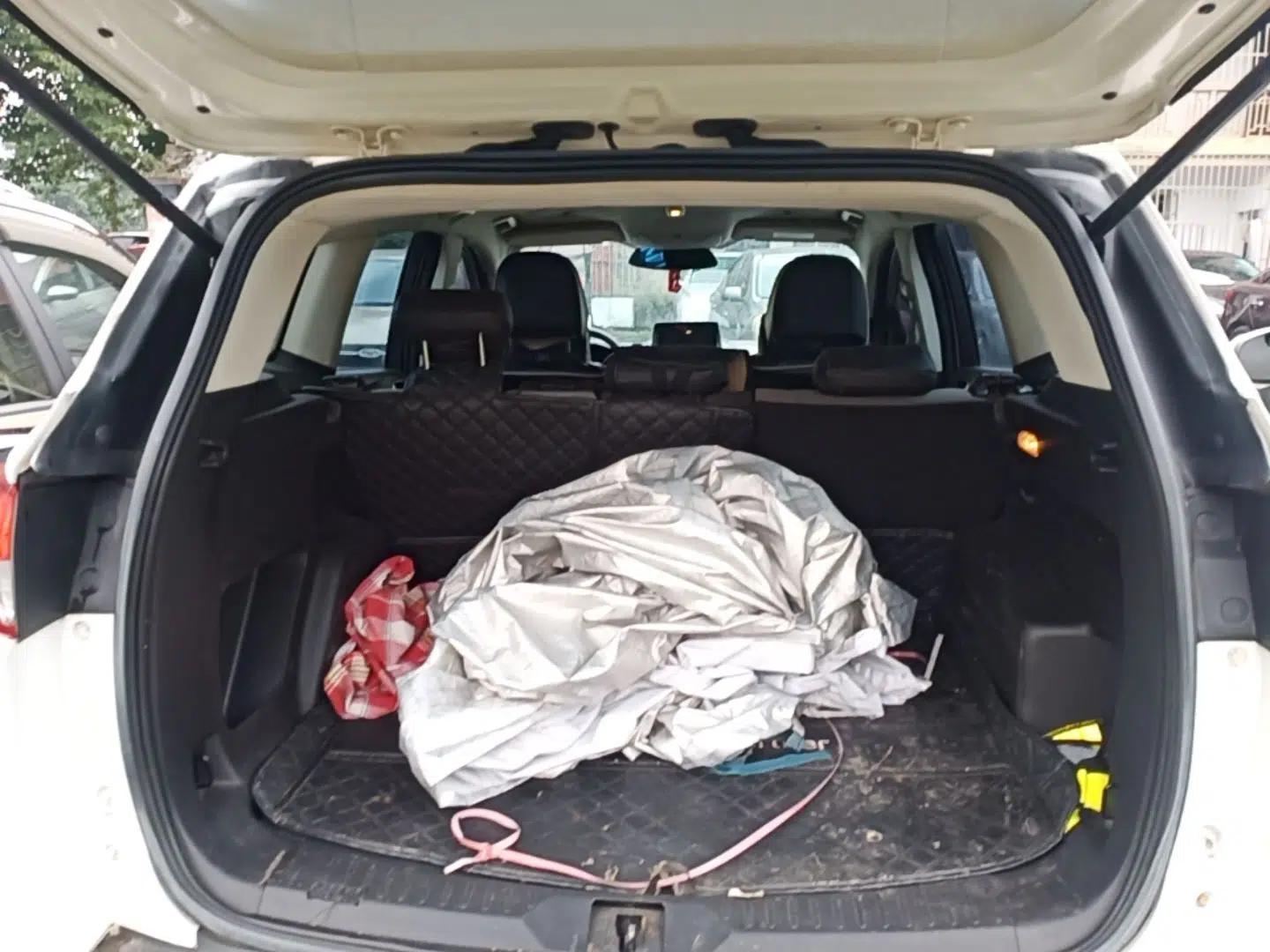 Ford Kuga 2015 1.5L GTDi Two-Wheel-Drive Comfort Model — миниатюра 22