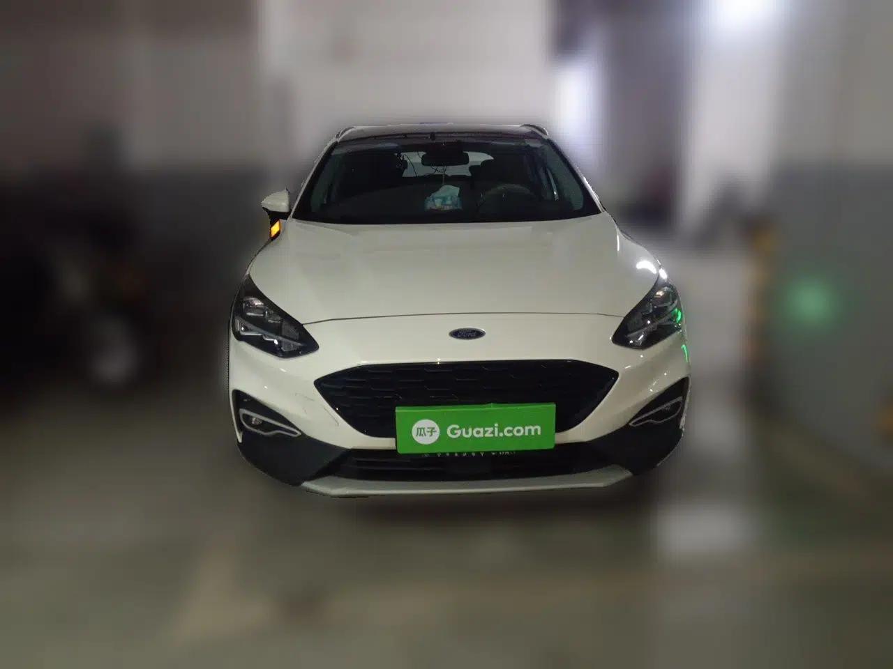Ford Focus Active 2020 EcoBoost 180 Automatic Titanium Edition — миниатюра 2
