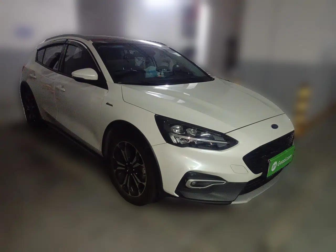 Ford Focus Active 2020 EcoBoost 180 Automatic Titanium Edition — миниатюра 3