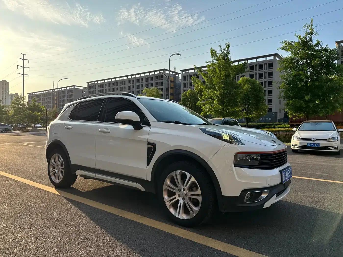 Lynk & Co 01 2017 2.0T 2WD Pro Edition — миниатюра 3