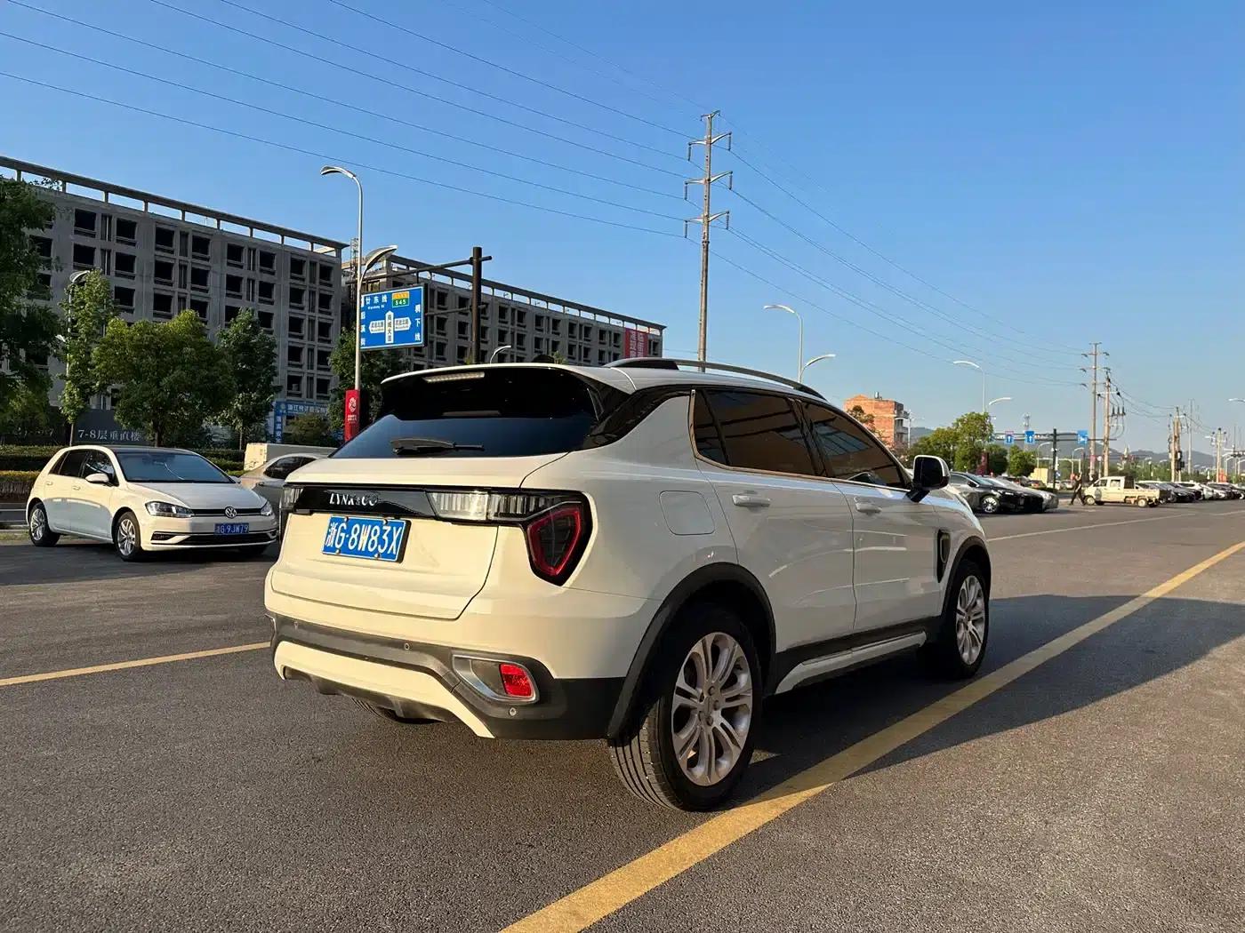 Lynk & Co 01 2017 2.0T 2WD Pro Edition — миниатюра 4