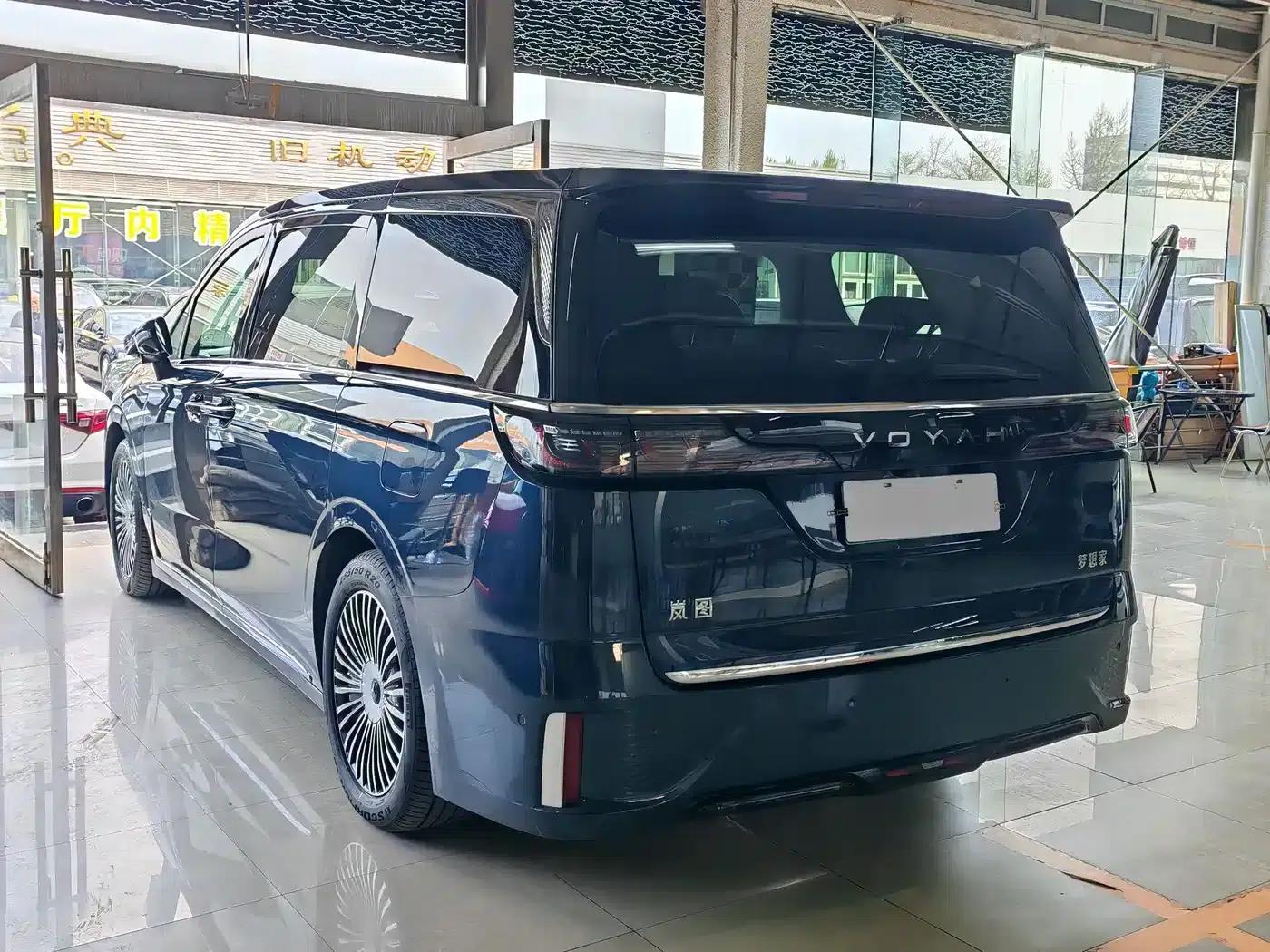 Voyah Dreamer 2025 PHEV AWD Flagship Kunpeng Edition — миниатюра 5