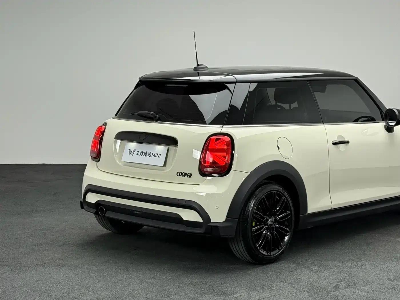 MINI 2023 1.5T COOPER Artist — миниатюра 18