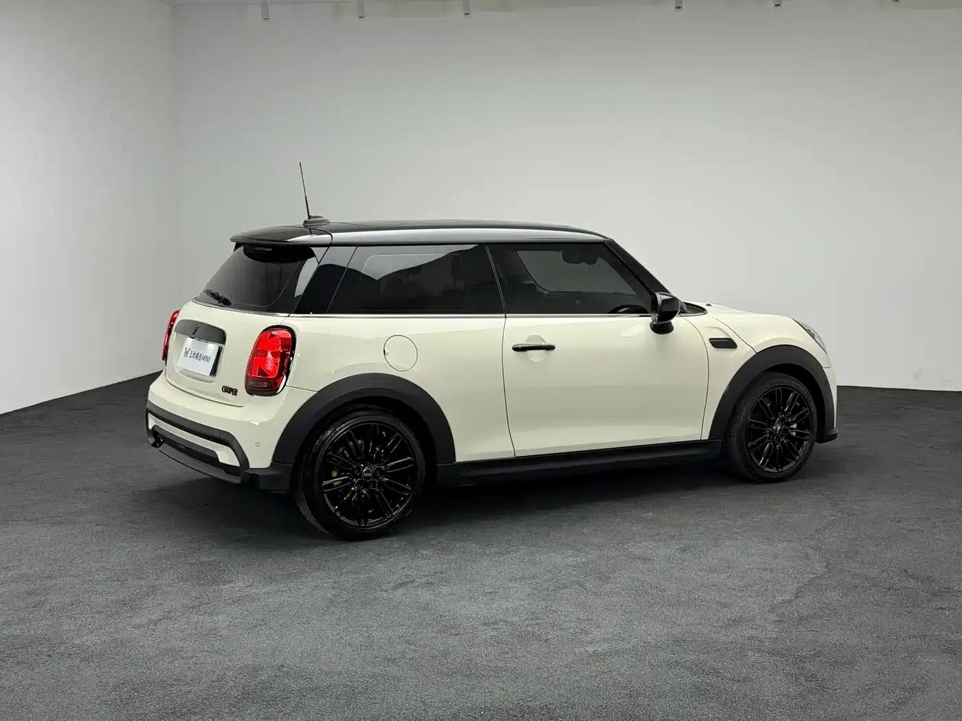 MINI 2023 1.5T COOPER Artist — миниатюра 19