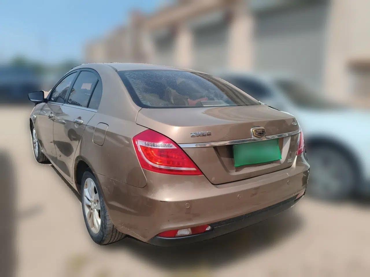 Geely Auto Emgrand 2015 Sedan 1.5L Manual - Top Trim Level — миниатюра 4