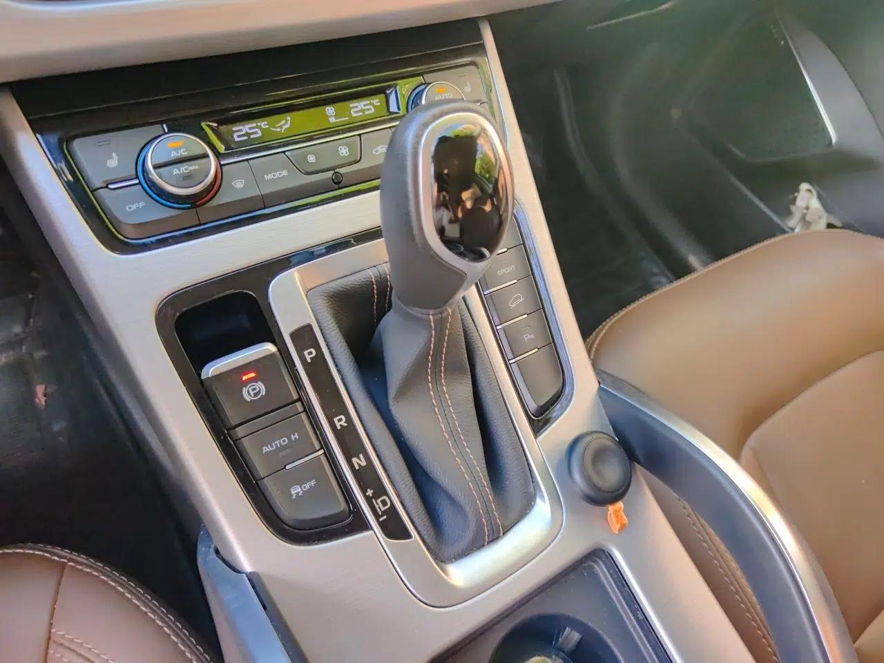 Geely Auto Emgrand X7 Sport 2016 1.8TD Automatic ZhiZun Version — миниатюра 14