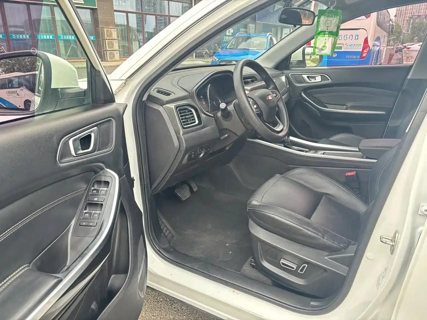 Chery Tiggo 8 2018 1.5TCI Automatic Luxury 5-seater — миниатюра 6