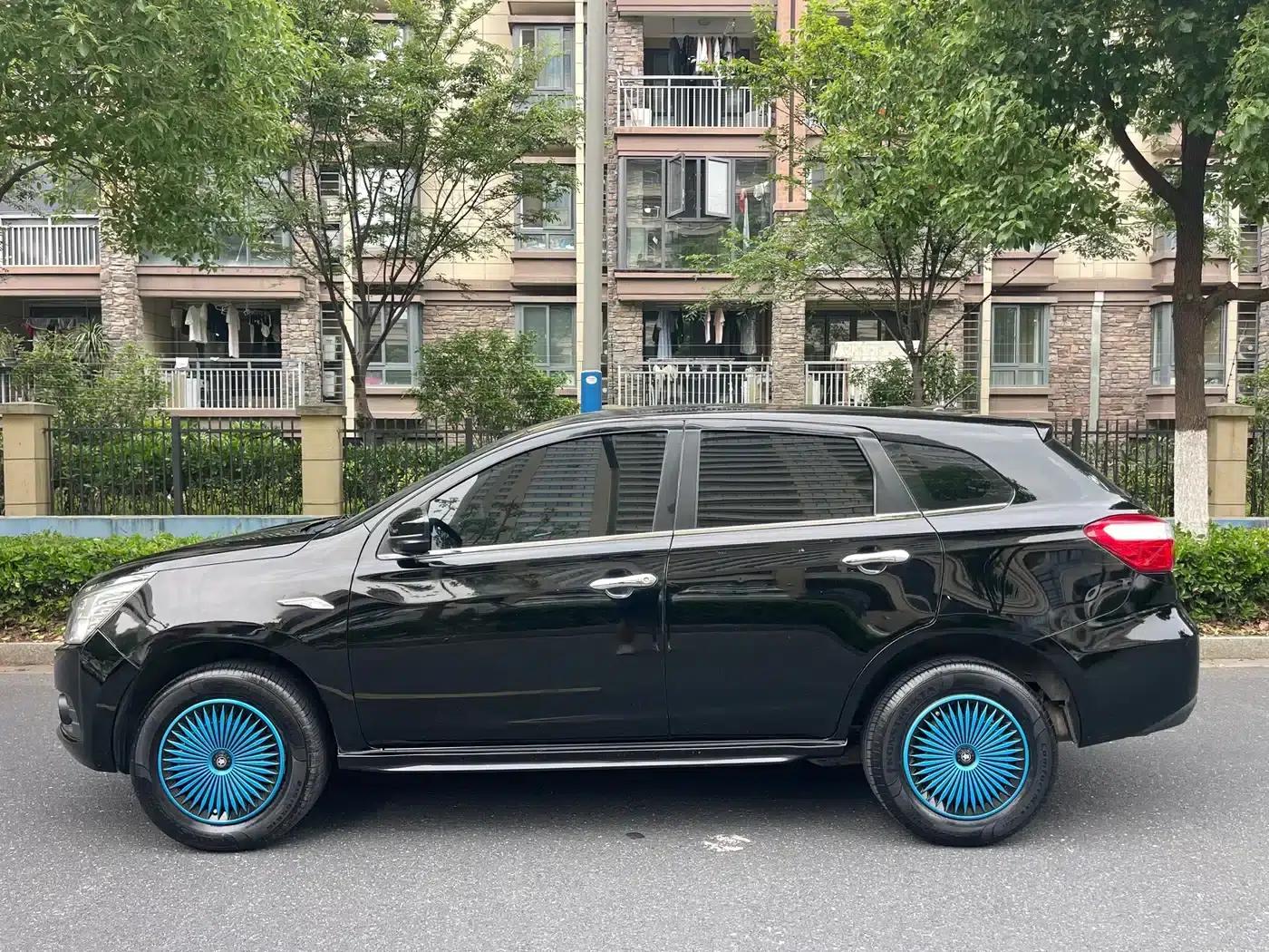 Venucia T70 2015 1.6L Manual Ruixing Edition — миниатюра 3
